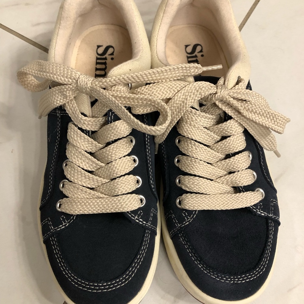 Brand new Simple suede navy blue shoes. 8 1/2 Women or 6 1/2 Men.